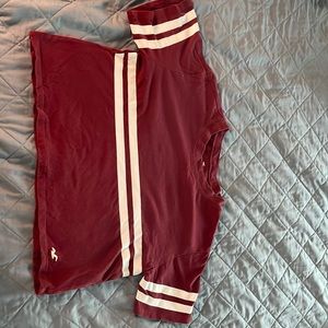 Maroon Hollister cropped tee